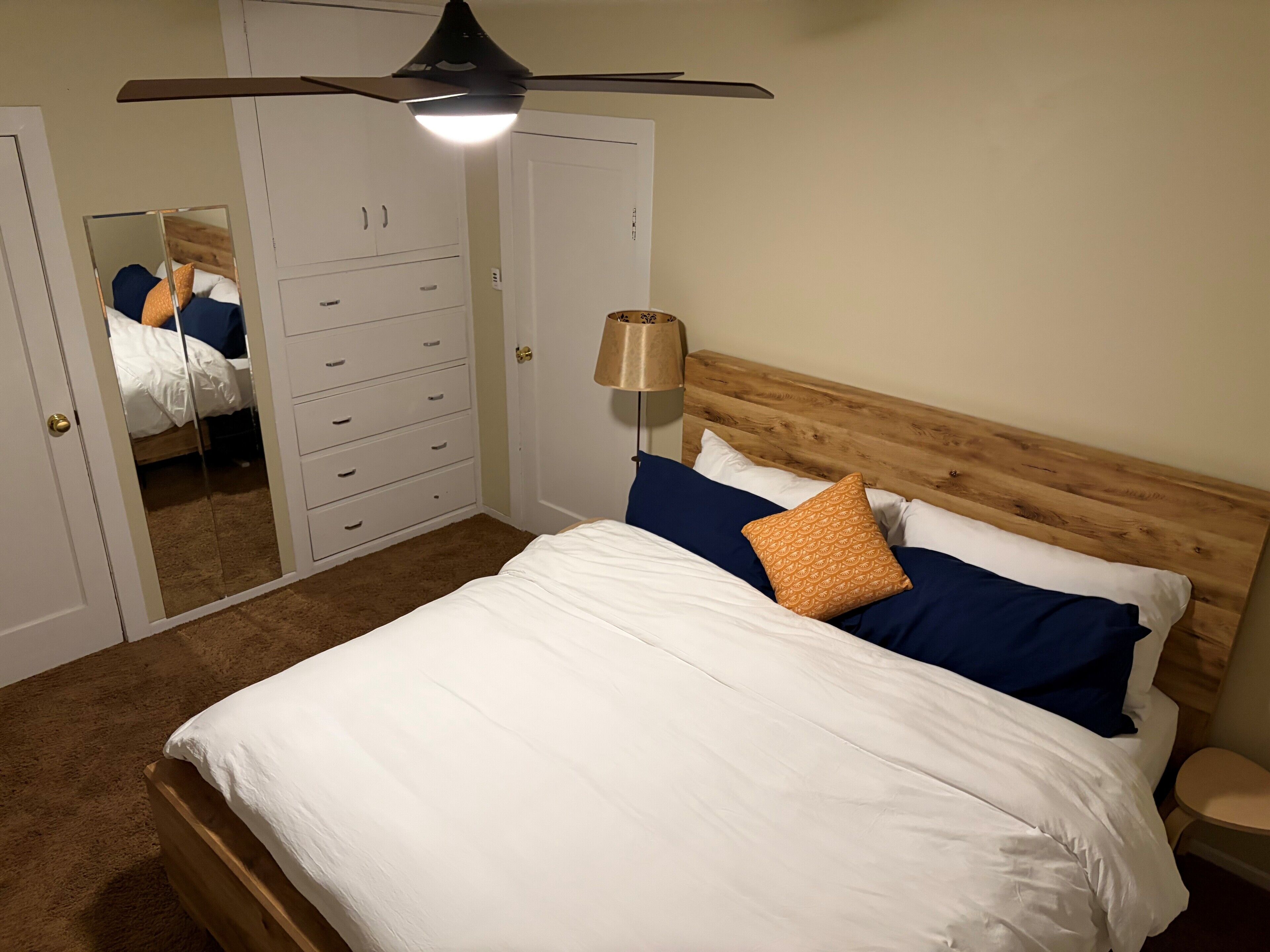 3 bedrooms, desk, iron/ironing board, free WiFi