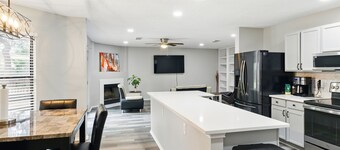 Tremendous 4-bedroom Serene Escape in Schertz, San Antonio and NB