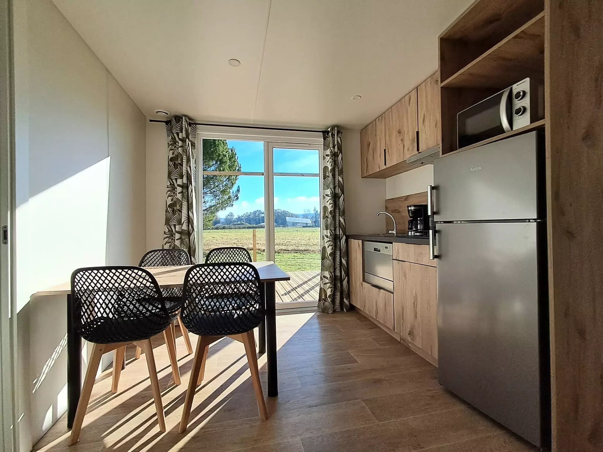 Fridge, microwave, dishwasher, coffee/tea maker