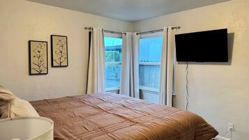 Ferros/tábuas de passar roupa, Wi-Fi de cortesia, roupa de cama