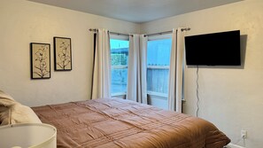 Ferros/tábuas de passar roupa, Wi-Fi de cortesia, roupa de cama