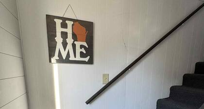 3-bedroom apartment in charming Fennimore with AC