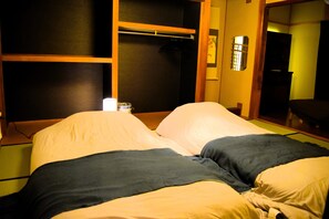 WiFi, bed sheets - Experience Japan beyond time in a former samurai residence. (takayamasi atagocho)
