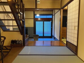 Interior - Experience Japan beyond time in a former samurai residence. (takayamasi atagocho)