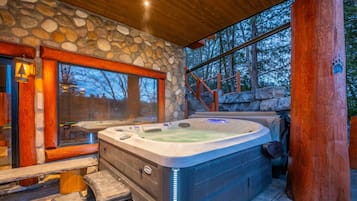 Indoor spa tub