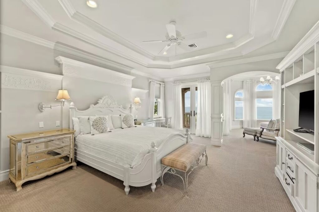 5 bedrooms, desk, free WiFi, bed sheets