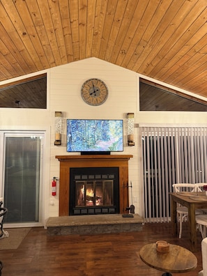 Dining - Modern Family Retreat • Sleeps 8 • Game Room • Fire Pit • Near Kalahari (Pocono Summit)