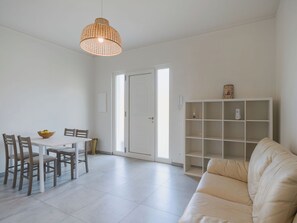 TV - Apartment Minù by Interhome (Viareggio)