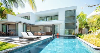 Amazing 5 Bedrooms Pool Villa Sanctuary Ho Tram- Pet/BBQ Allowed- Private Beach