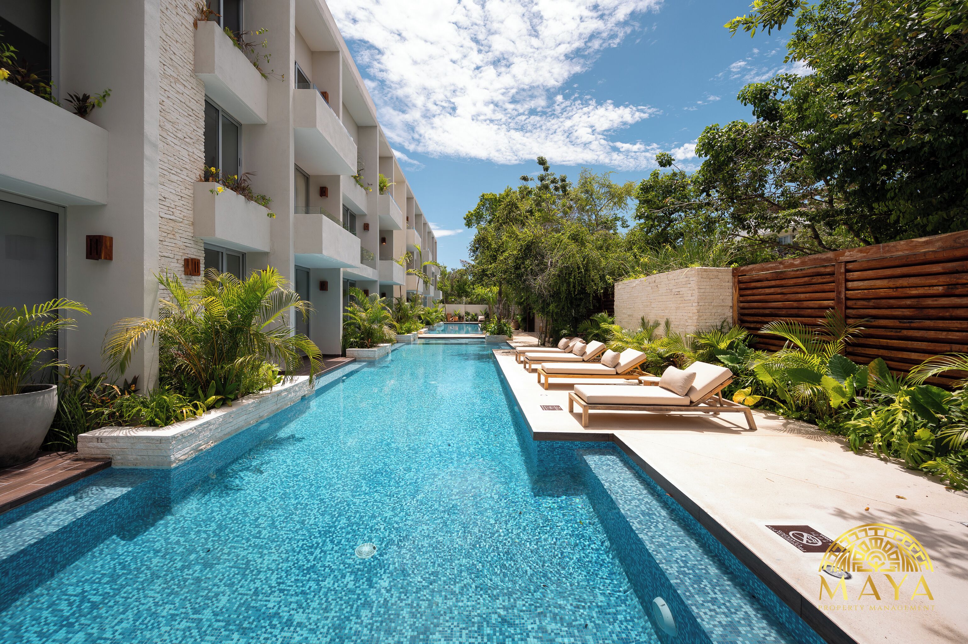 2 açık yüzme havuzu 