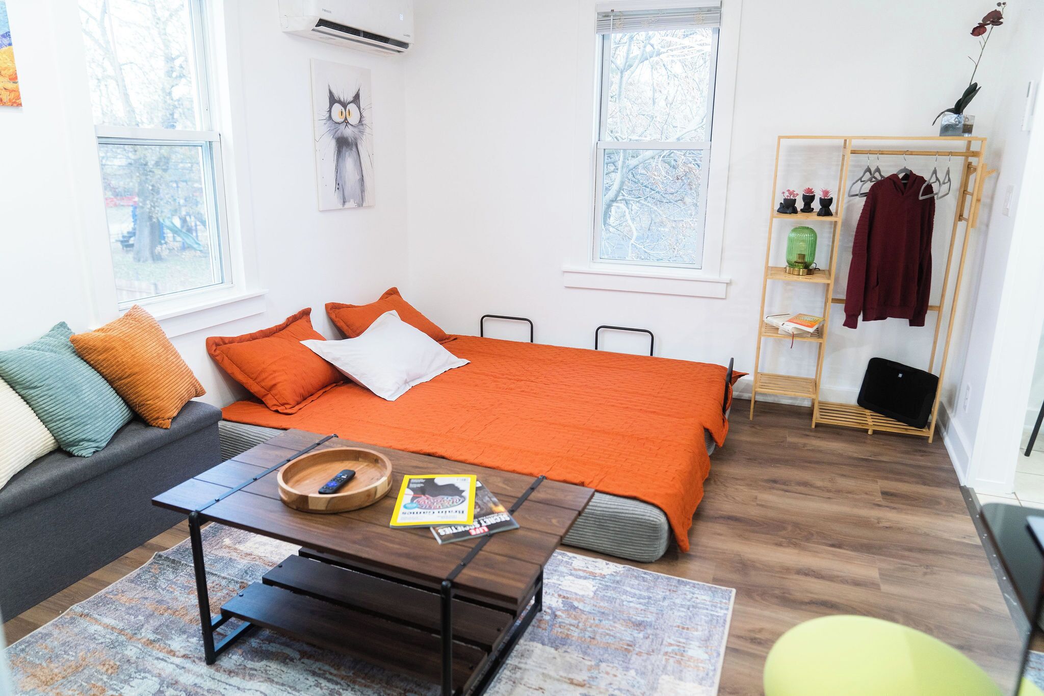 Iron/ironing board, WiFi, bed sheets