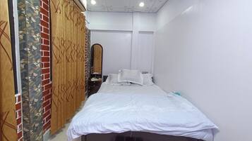 Deluxe Double Room, Garden View | Free WiFi