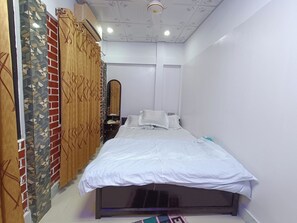 Kahden hengen deluxe-huone, näköala puutarhaan | Ilmainen Wi-Fi