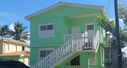 Perfect 2-bedroom apartment with AC in gorgeous Dangriga