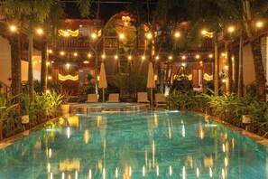 حمّام سباحة خارجي