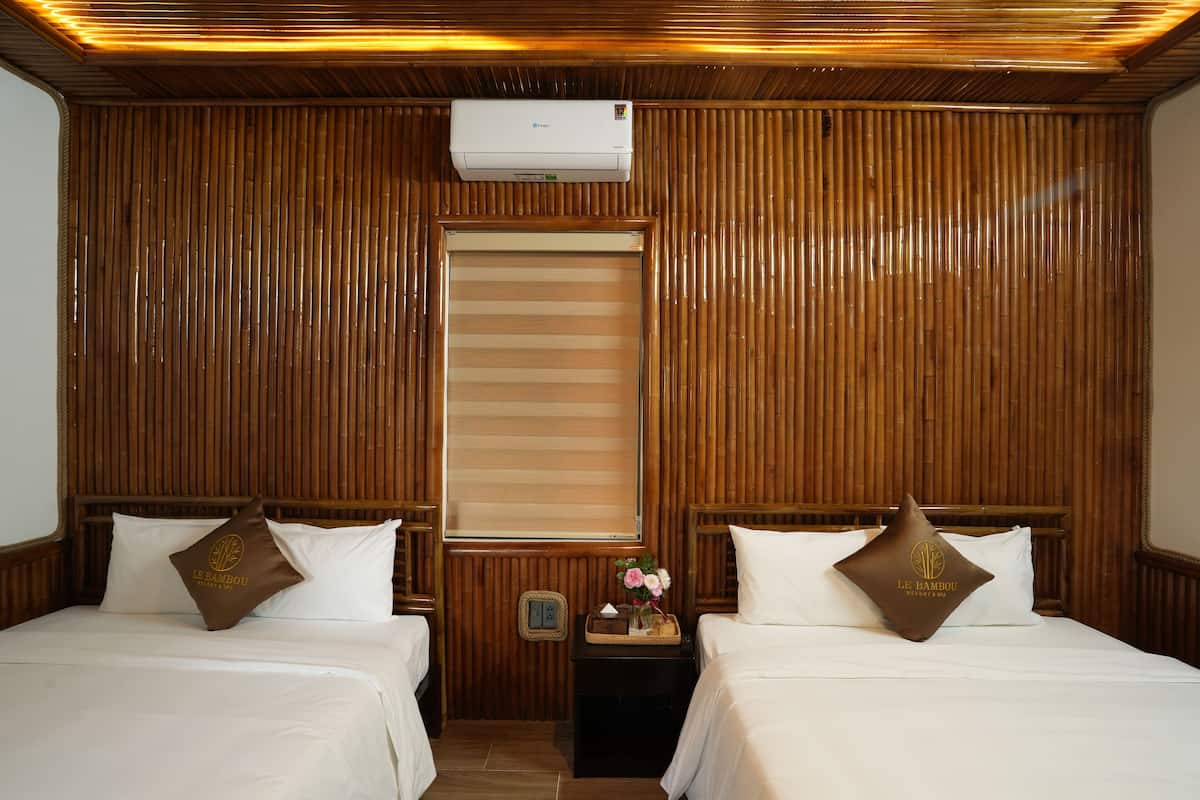 Desk, blackout drapes, free WiFi, bed sheets