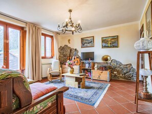 TV - Villa Malula by Interhome (Capannori)