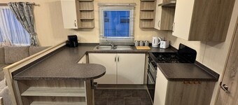 3 bedroom, Lyons Oakfield, Towyn, pets welcome