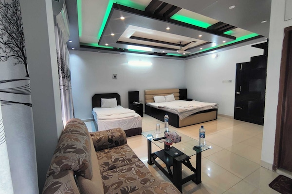 Superior Twin Room | Living area