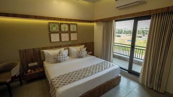 Deluxe Double Room, Balcony, Garden View