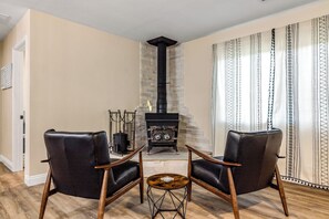 Interior - Buckthorn Beauty: Private Hot Tub & Lounge Space (Pine Valley)