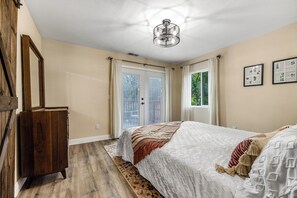 Desk, iron/ironing board, internet, bed sheets - Buckthorn Beauty: Private Hot Tub & Lounge Space (Pine Valley)