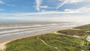 Unclassified image, 2 of 49, button - 3BR Gulf-Facing Penthouse: Suntide III - Unit 1106 (South Padre Island)