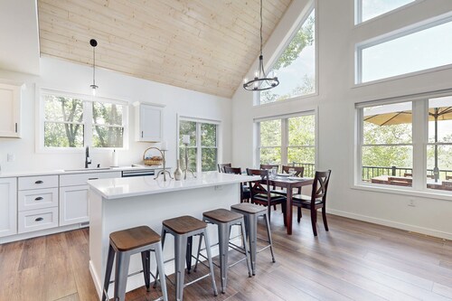 Hot Tub, River Views! Luxurious Michigan Retreat