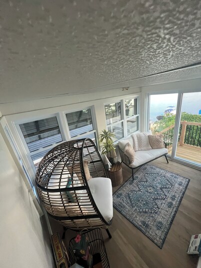 Eagles Nest - Lake front escape with water and sunset views plus a sandy beach