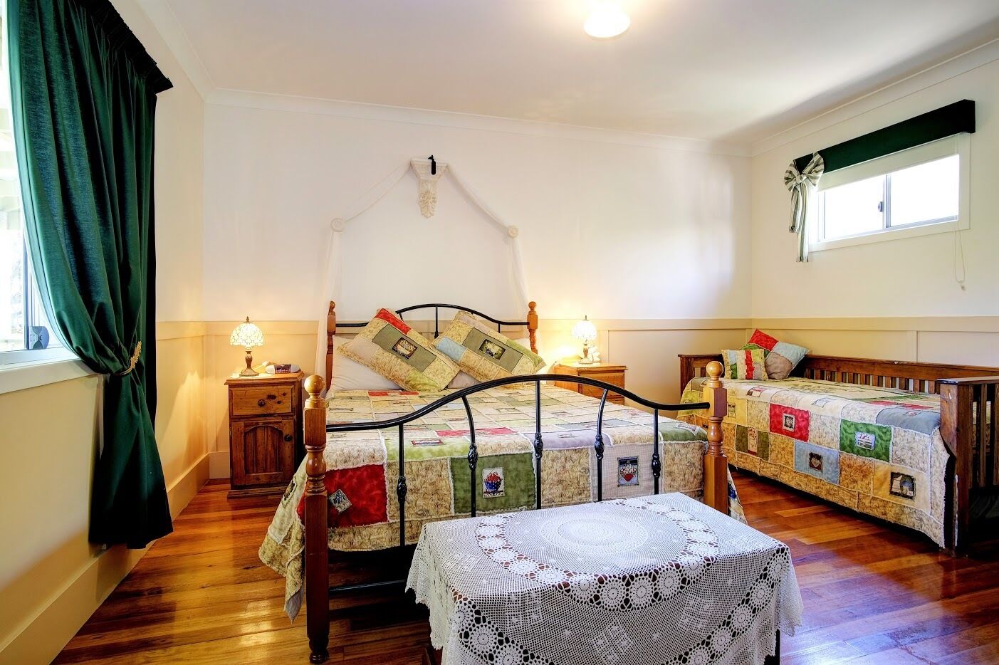 Iron/ironing board, internet, bed sheets