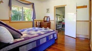 Fer et planche Ă repasser, accĂšs Internet, draps fournis