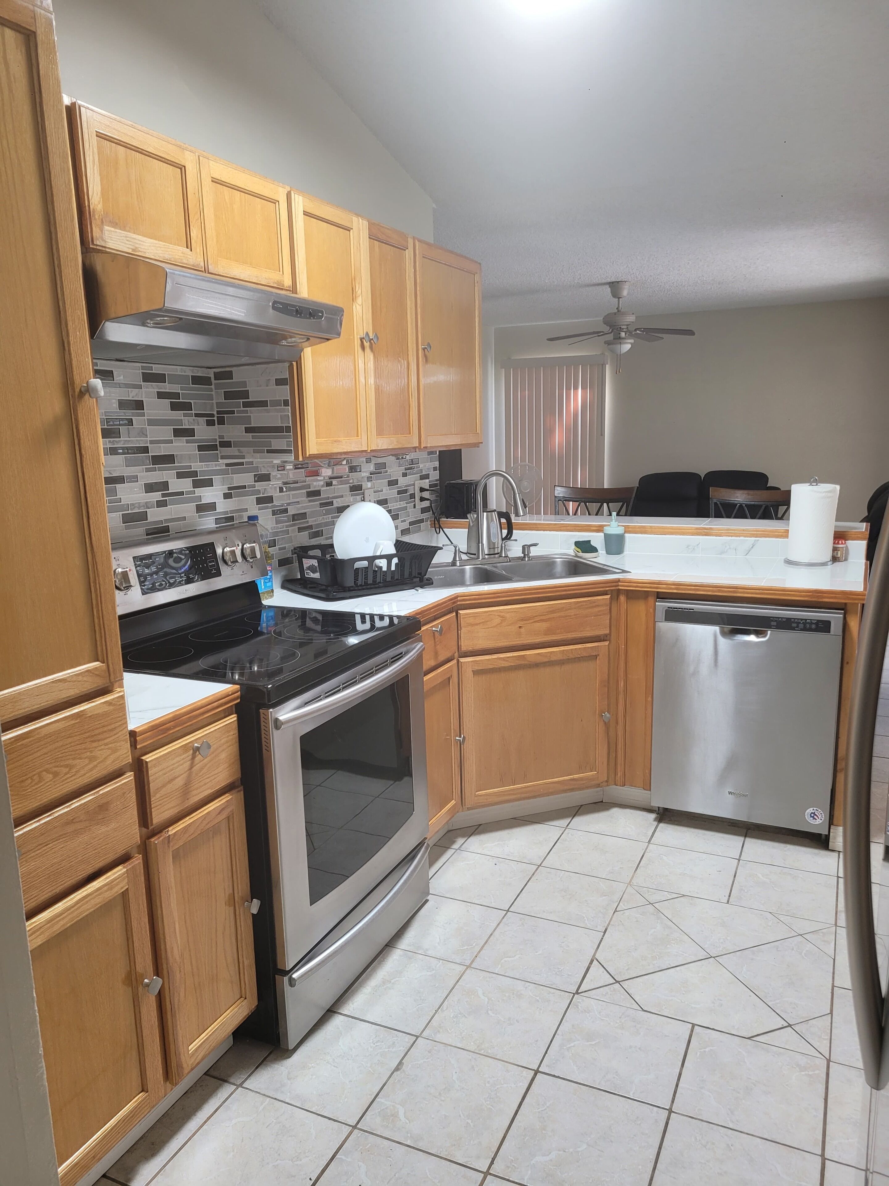 ثلاجة، ميكروويف، فرن، موقد طهي مسطح