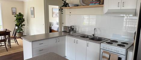 Produits de nettoyage écologiques fournis