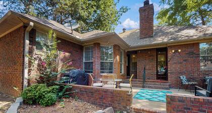 3BR Charming House w/ Cozy Fireplace & Patio