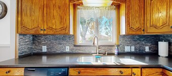 3BR Remodeled Home Near River: Grill, W & D, AC