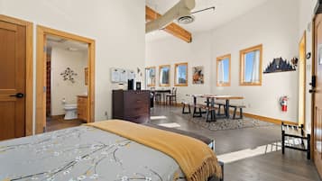 Iron/ironing board, Internet, bed sheets