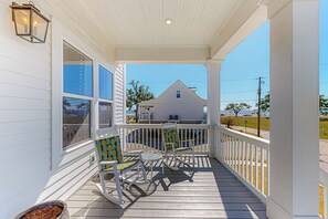 Terrace/patio - Custom-Built Beach Retreat w/ Views in Gulfport (Gulfport)