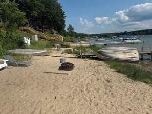 Beach - Eagles Landing - Lakefront Home on crystal clear Wolf Lake (Muskegon)