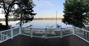 Property grounds - Eagles Landing - Lakefront Home on crystal clear Wolf Lake (Muskegon)