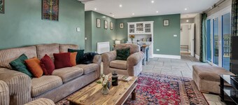 Roe Barn - sleeps 4 guests  in 2 bedrooms