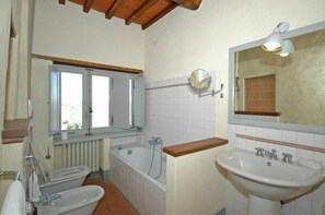 Douche, sèche-cheveux