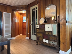 Interior - Tranquil 1-bedroom cabin in enchanting Twin Peaks perfect for getaway (Crestline)