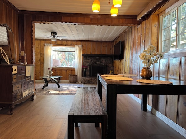 Interior - Tranquil 1-bedroom cabin in enchanting Twin Peaks perfect for getaway (Crestline)