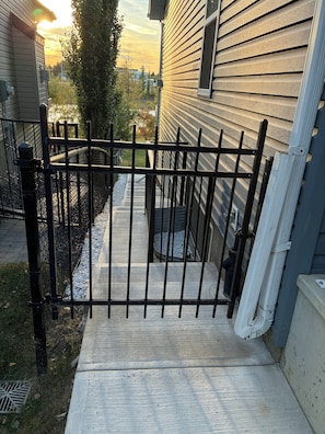 Exterior detail - Walkout basement stay (Edmonton)