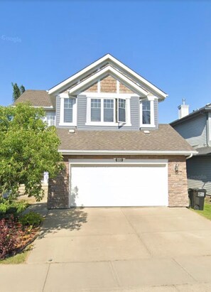 Exterior - Walkout basement stay (Edmonton)