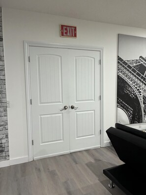 Interior - Walkout basement stay (Edmonton)