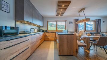 Micro-ondes, four, plaque de cuisson, lave-vaisselle