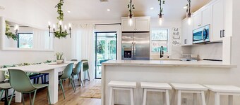 Relax Poolside! Family West Palm Beach Gem w/ Yard