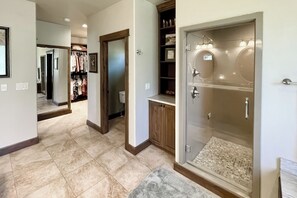 Hair dryer, towels - Angler's Oasis! Group-Friendly Deschutes River Gem (Bend)