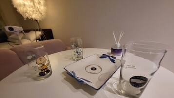 Iron/ironing board, WiFi